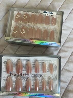 Nail Reformation Press-On Nails in Nude with Clear Glitter Accent Set of two